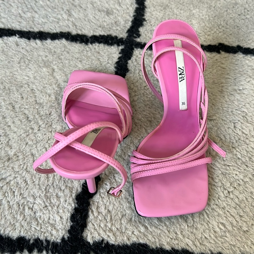 Zara - heeled sandals with strap